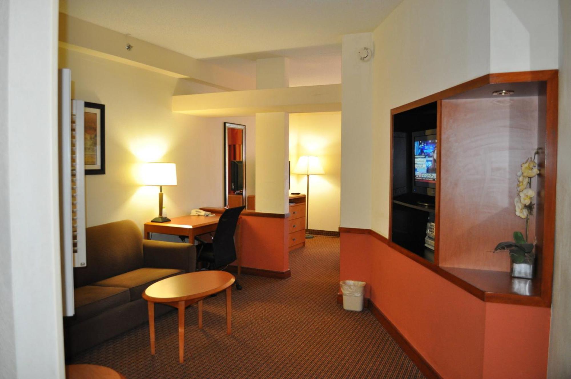 Holiday Inn Express Williamston By Ihg Zewnętrze zdjęcie